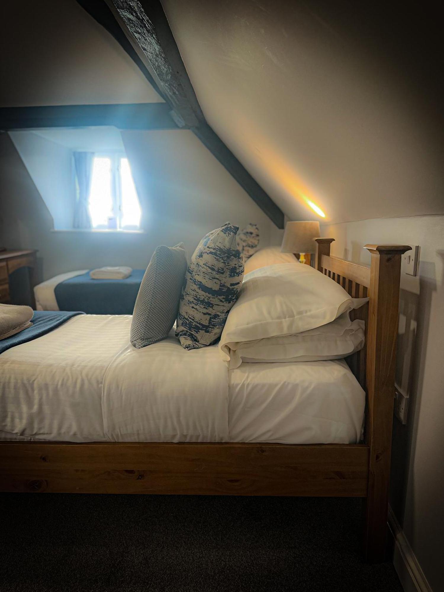 The Corbet Arms Hotel Uffington  Kamer foto