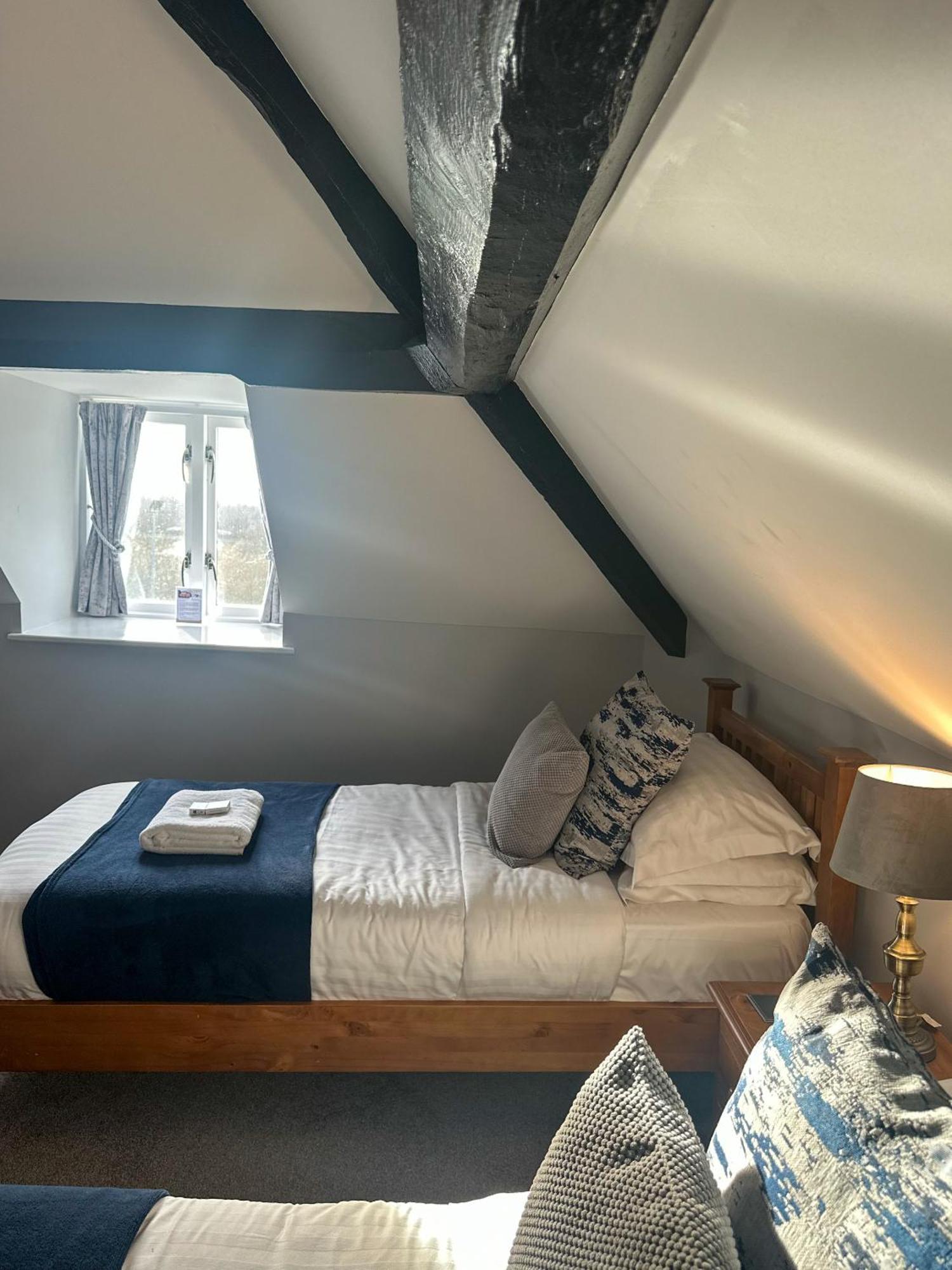 The Corbet Arms Hotel Uffington  Kamer foto